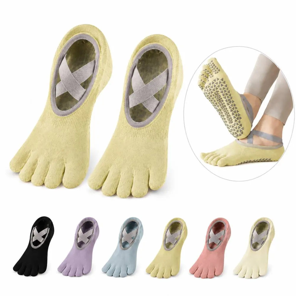Non Slip Toe Separated Yoga Socks Breathable 2